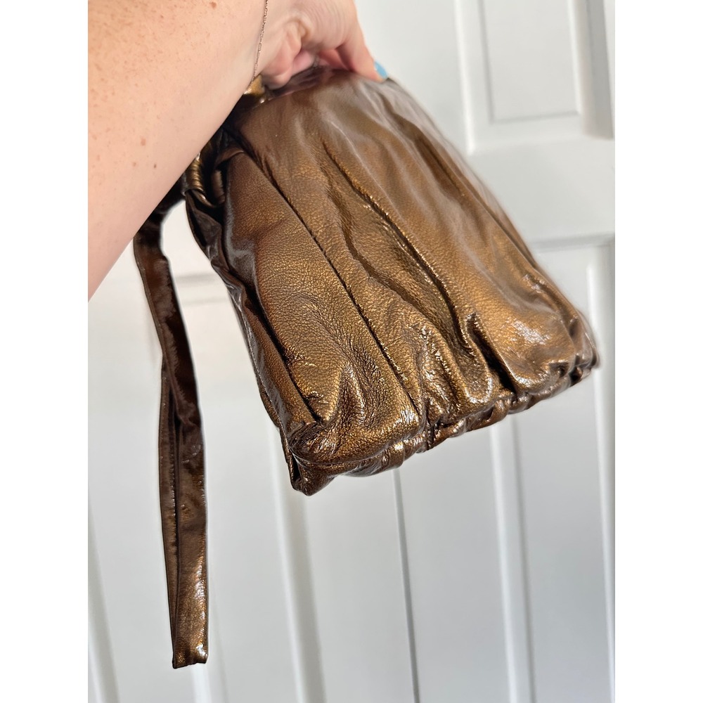 Gucci Hysteria Metallic Bronze Patent Leather Crest Clutch Bag 197015 - Picture 8 of 12